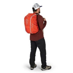 Osprey Hi-Vis Commuter Raincover -Edelrid Shop hiviscommuterraincoversmall s23 body2 orange